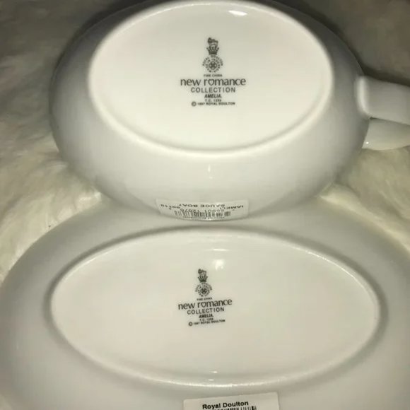 Vintage Royal Doulton Amelia gravy boat and underplate set New - Picture 8 of 9